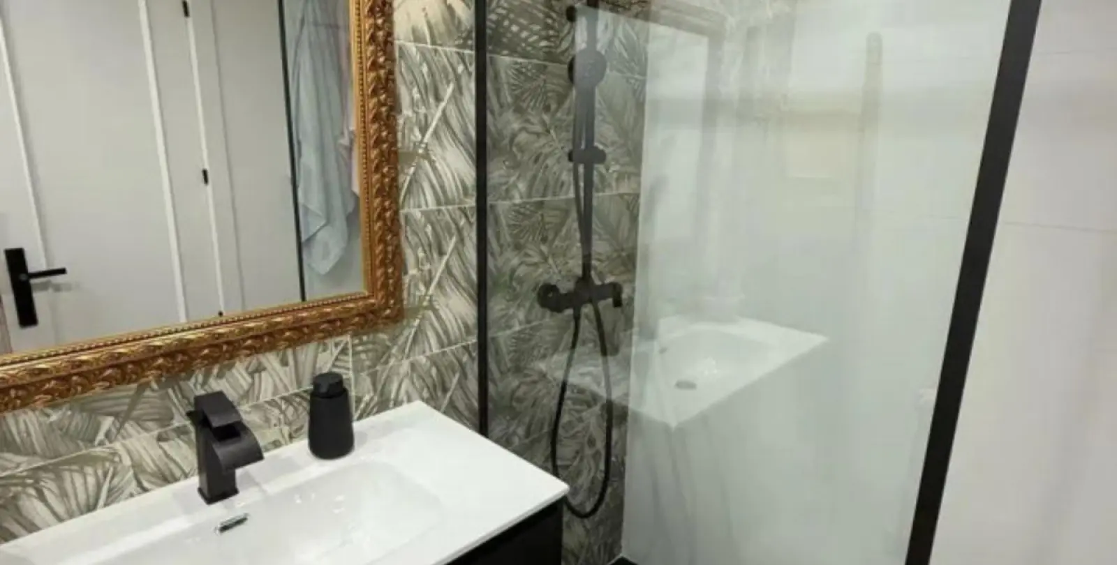 Venta de apartamento en planta baja en Las Chapas 27