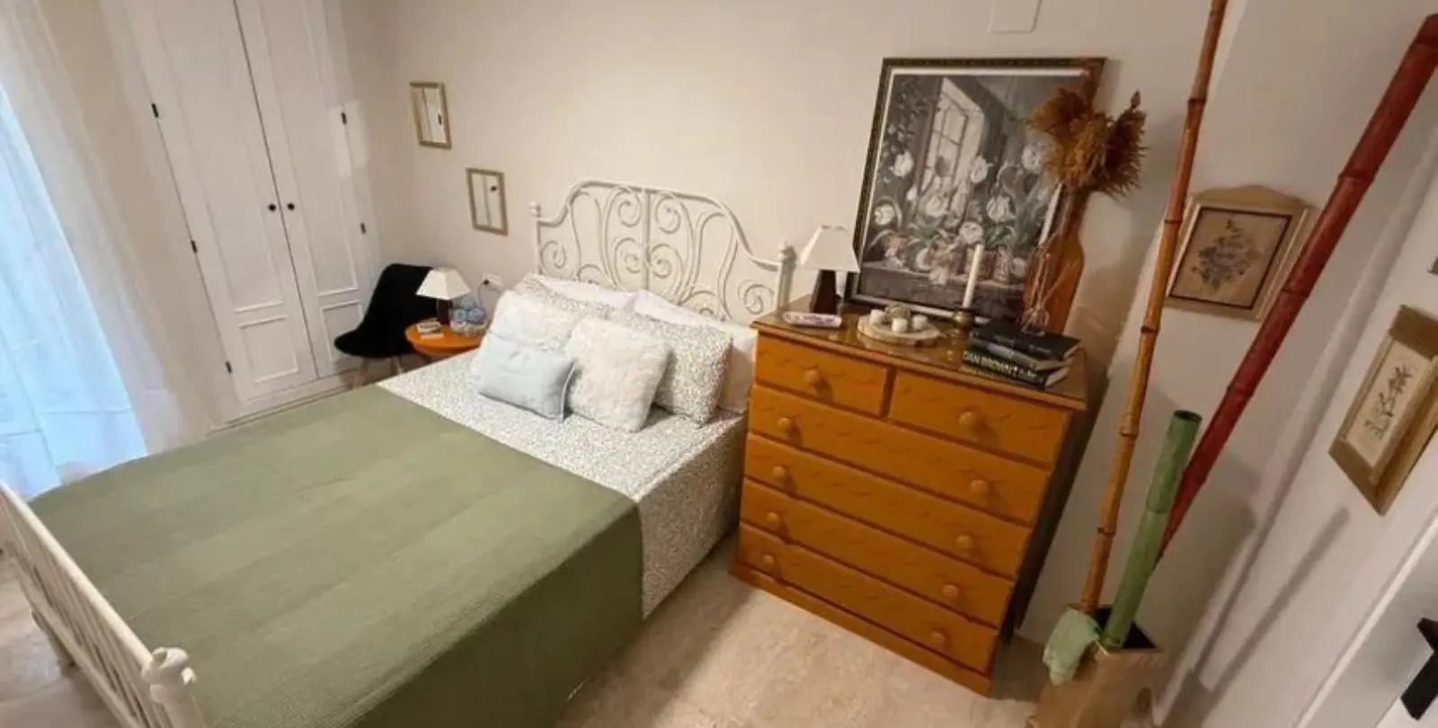 Venta de apartamento en planta baja en Las Chapas 28
