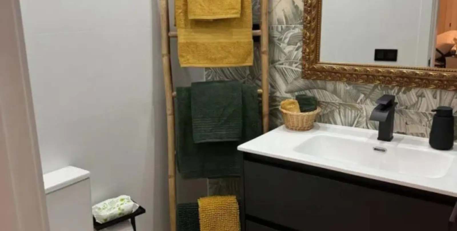 Venta de apartamento en planta baja en Las Chapas 29