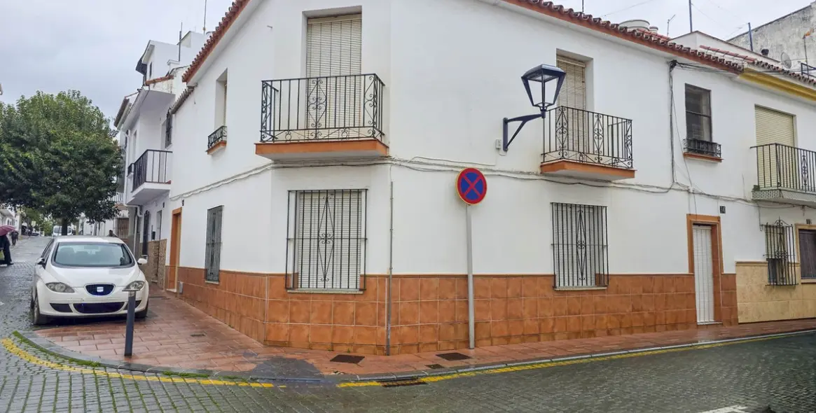 Продажа таунхауса в Estepona 1