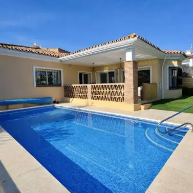 Sale of detached villa in Riviera del Sol