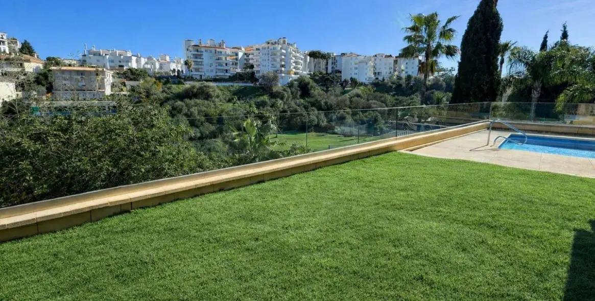 Sale of detached villa in Riviera del Sol 3