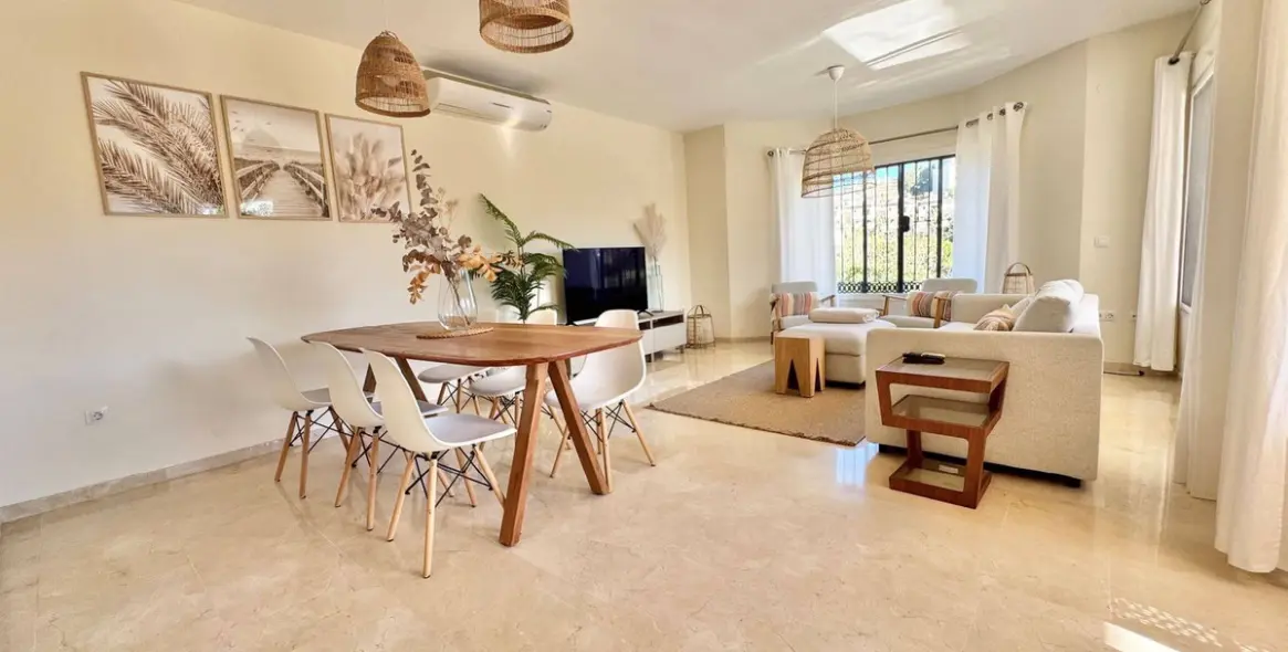 Sale of detached villa in Riviera del Sol 4