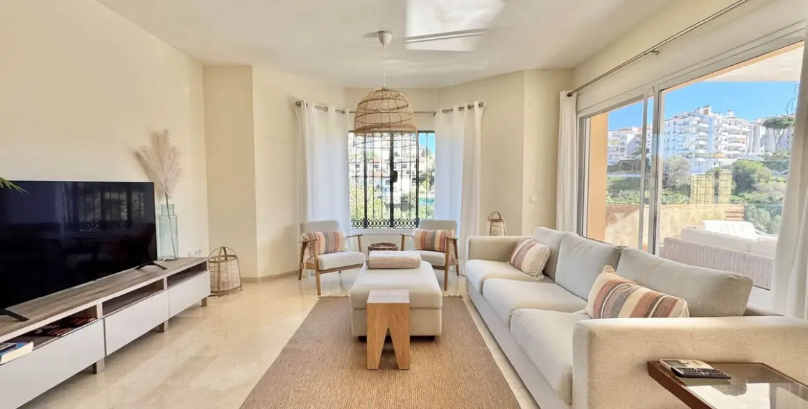 Sale of detached villa in Riviera del Sol 5