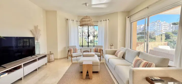 Sale of detached villa in Riviera del Sol 4