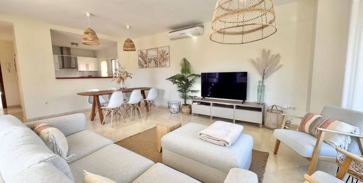 Sale of detached villa in Riviera del Sol 6