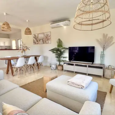 Sale of detached villa in Riviera del Sol