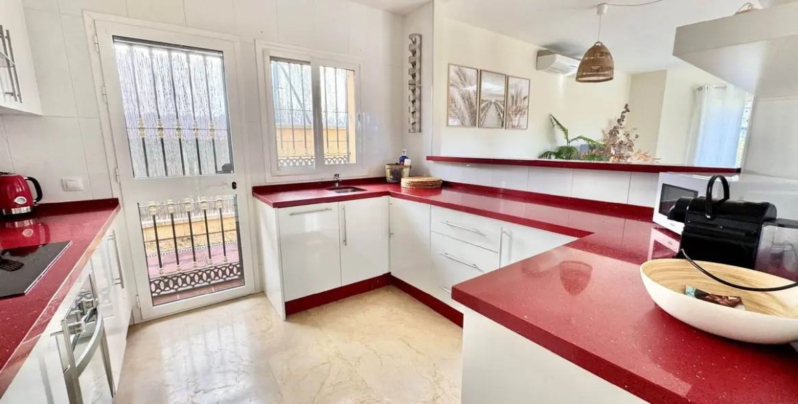 Sale of detached villa in Riviera del Sol 8