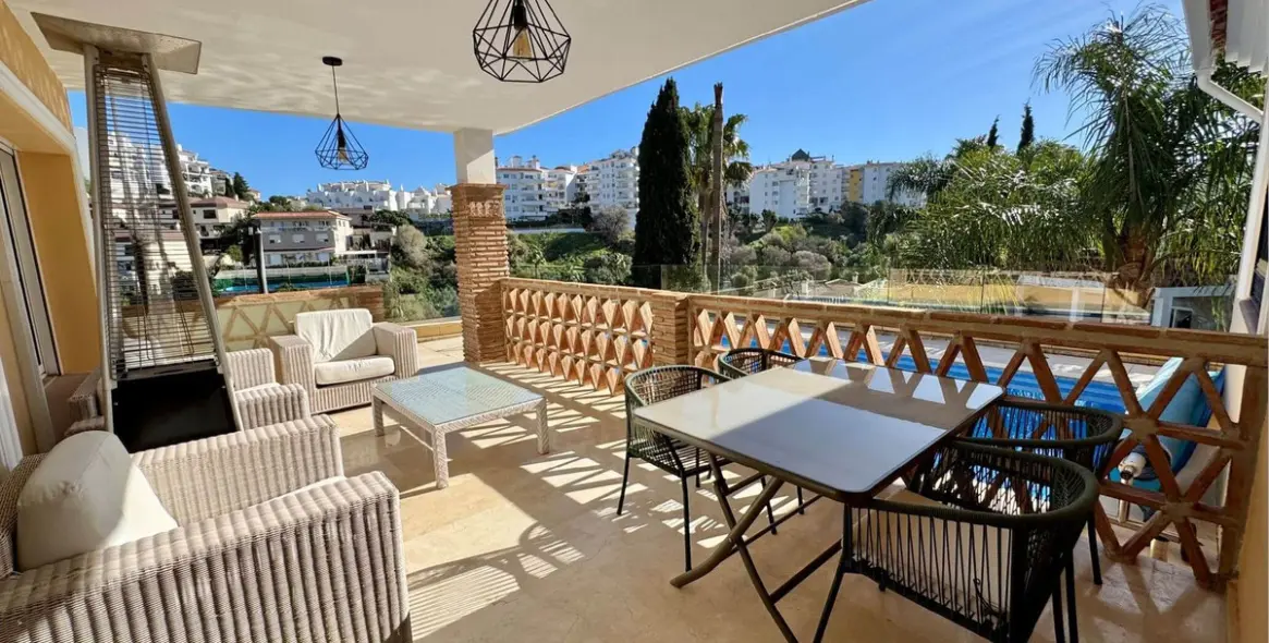 Sale of detached villa in Riviera del Sol 10