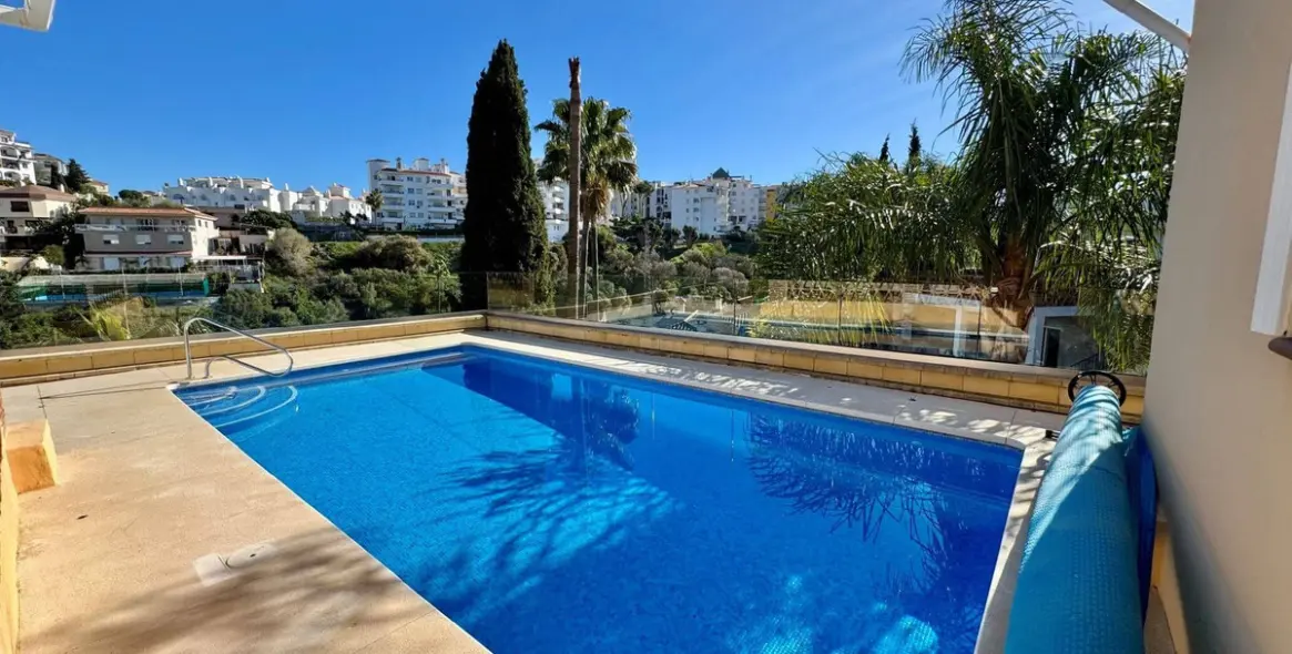 Sale of detached villa in Riviera del Sol 12