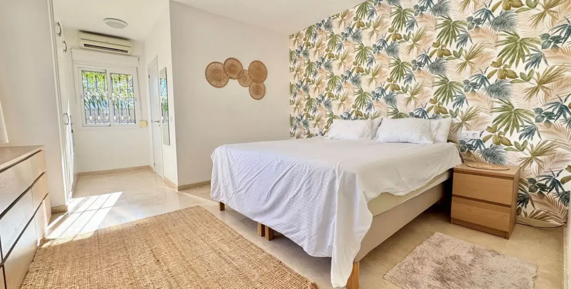 Sale of detached villa in Riviera del Sol 14