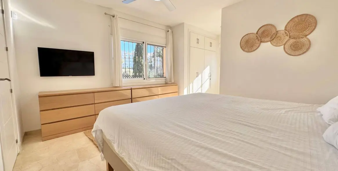 Sale of detached villa in Riviera del Sol 15