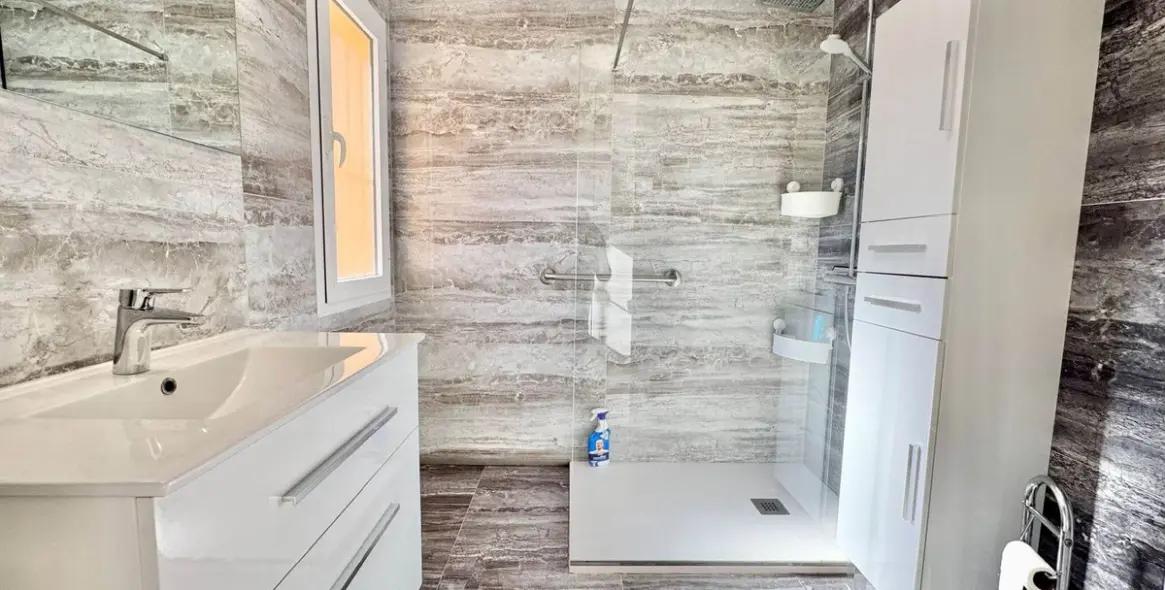 Sale of detached villa in Riviera del Sol 16