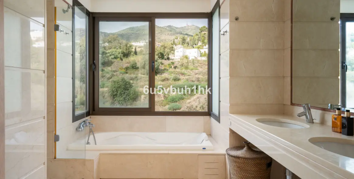 Venta de casa pareada en Benalmadena Pueblo 28