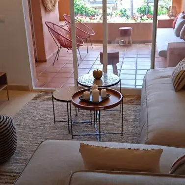 Venta de apartamento en planta media en The Golden Mile