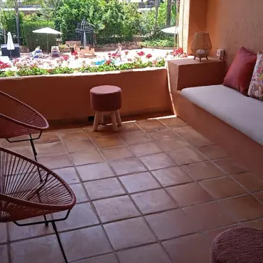 Venta de apartamento en planta media en The Golden Mile