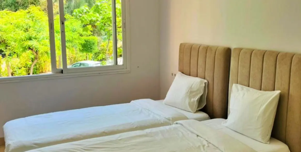 Продажа апартаментов на среднем этаже в The Golden Mile 10