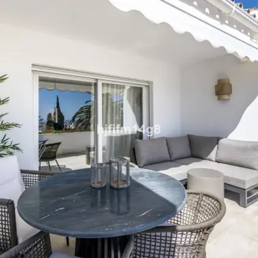 Venta de apartamento en planta media en Nueva Andalucía