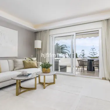Venta de apartamento en planta media en Nueva Andalucía