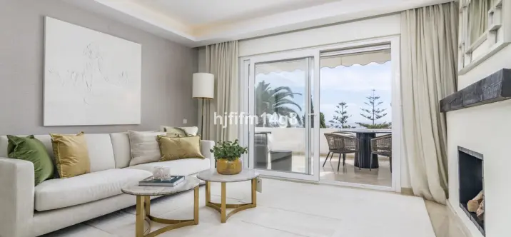 Venta de apartamento en planta media en Nueva Andalucía 4