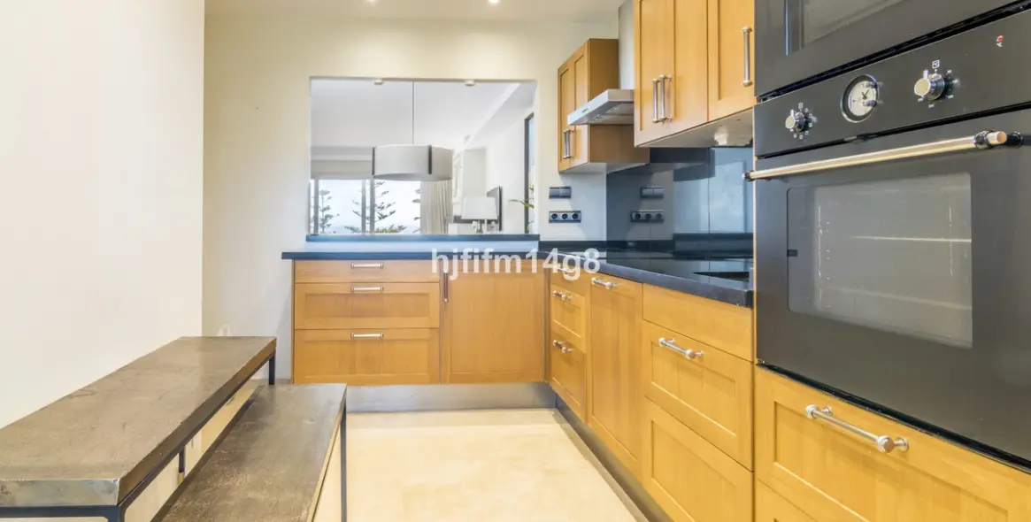 Venta de apartamento en planta media en Nueva Andalucía 8