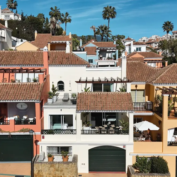 Sale of townhouse in Nueva Andalucía
