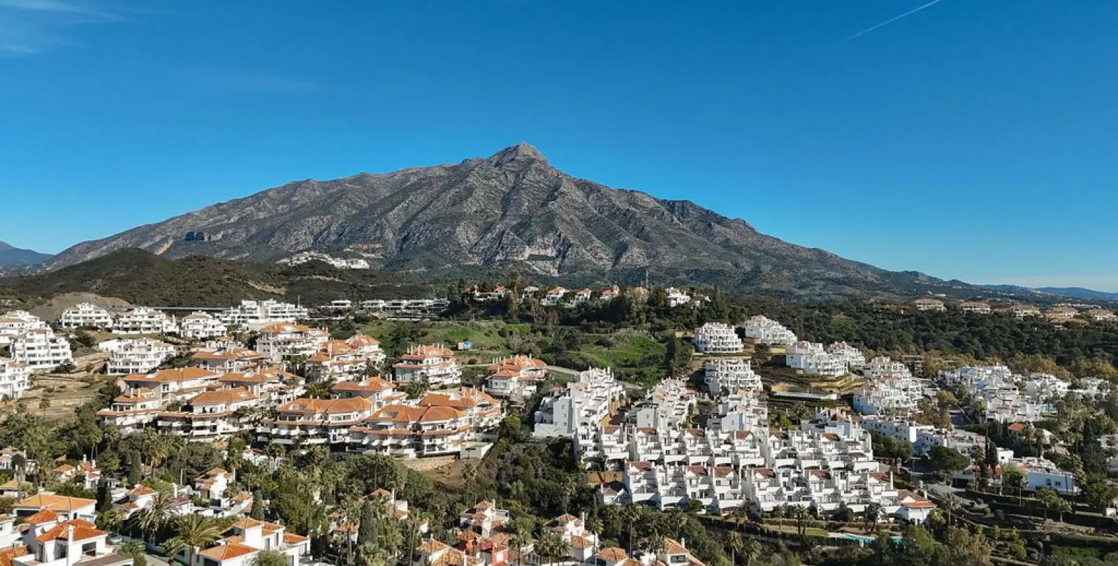 Sale of townhouse in Nueva Andalucía 39