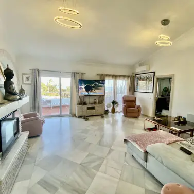 Продажа  отдельно стоящей виллы в Calahonda