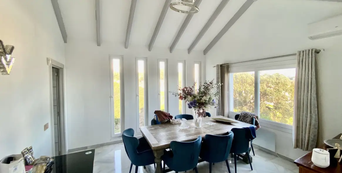 Продажа  отдельно стоящей виллы в Calahonda 18