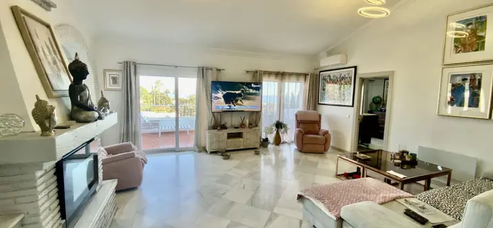 Venta de villa independiente en Calahonda 2