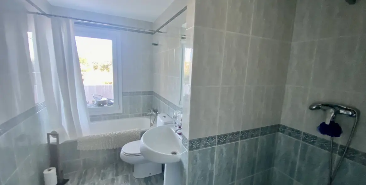 Sale of detached villa in Calahonda 28