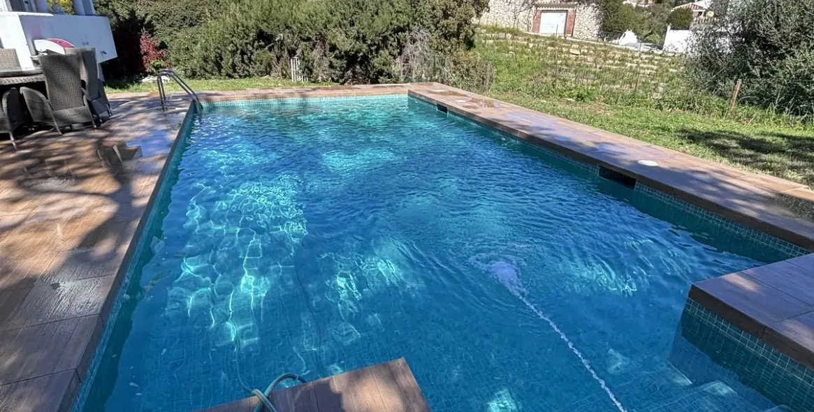 Sale of detached villa in Calahonda 36