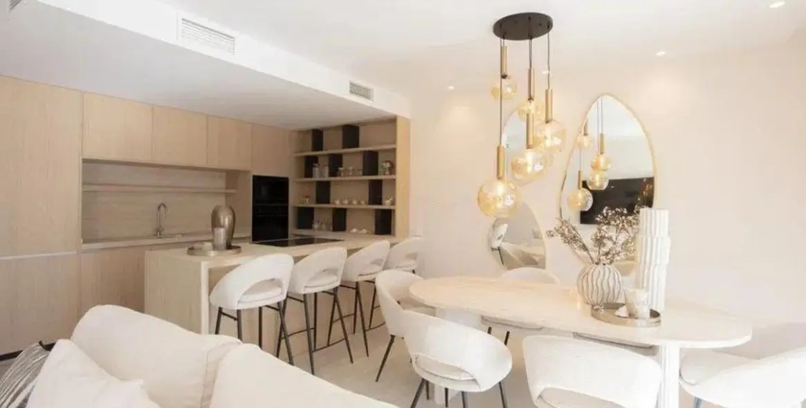 Продажа двухуровневого пентхауса в Nueva Andalucía 3