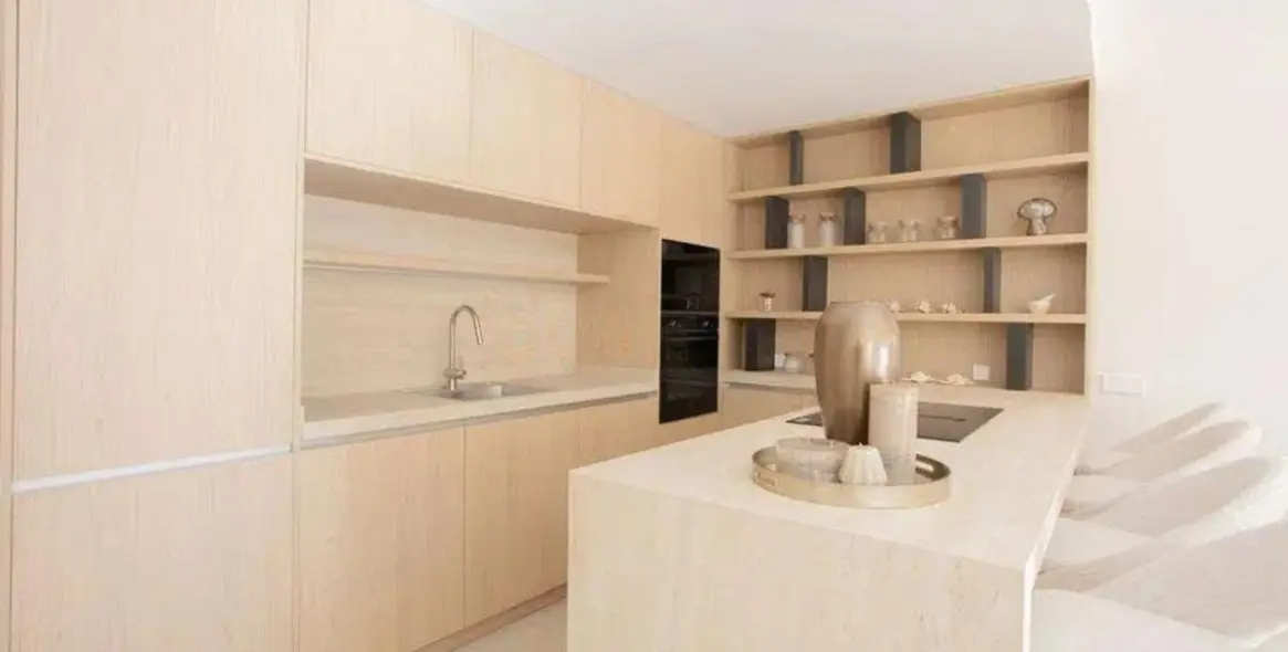 Продажа двухуровневого пентхауса в Nueva Andalucía 13