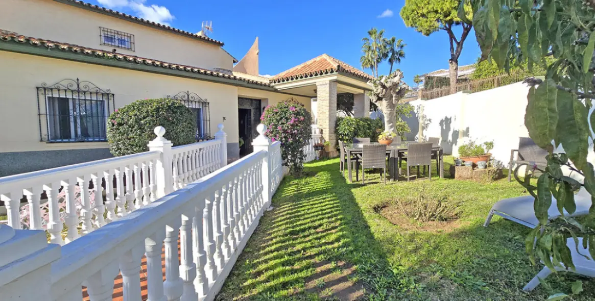 Продажа  отдельно стоящей виллы в Benalmadena Costa 2