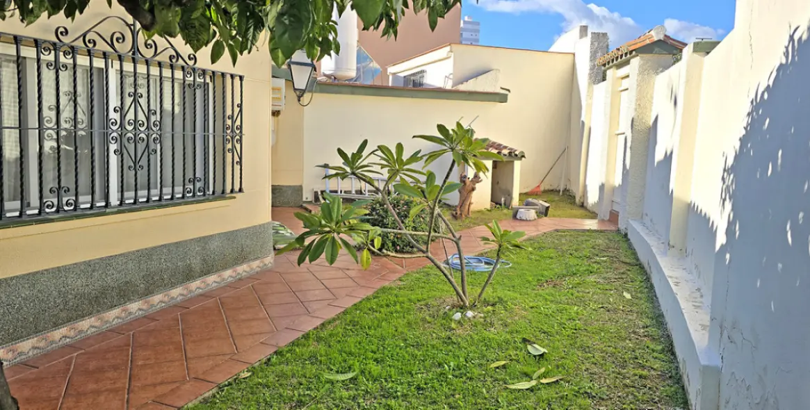 Продажа  отдельно стоящей виллы в Benalmadena Costa 17