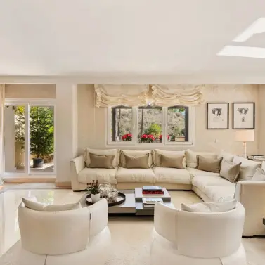 Продажа апартаментов на первом этаже в The Golden Mile