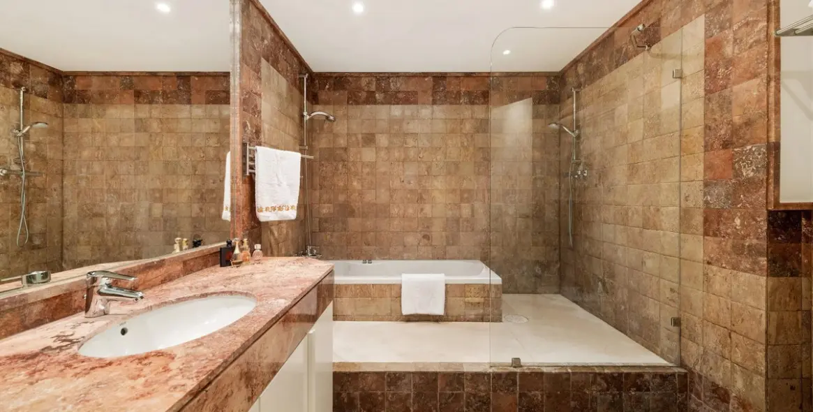 Продажа апартаментов на первом этаже в The Golden Mile 13