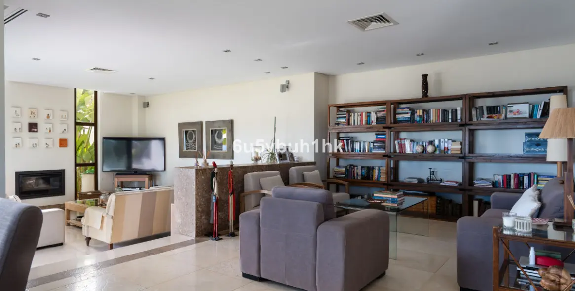 Продажа таунхауса в Malaga - Este 8