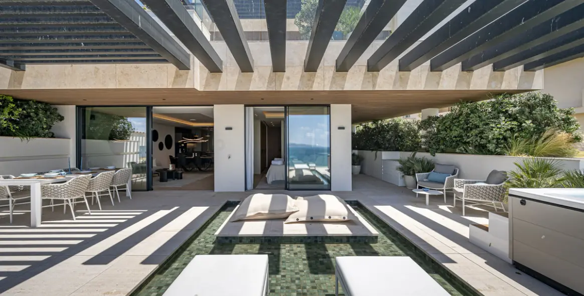 Продажа апартаментов на среднем этаже в Estepona 3