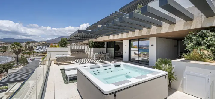 Продажа апартаментов на среднем этаже в Estepona 3