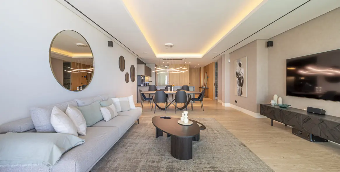 Продажа апартаментов на среднем этаже в Estepona 6