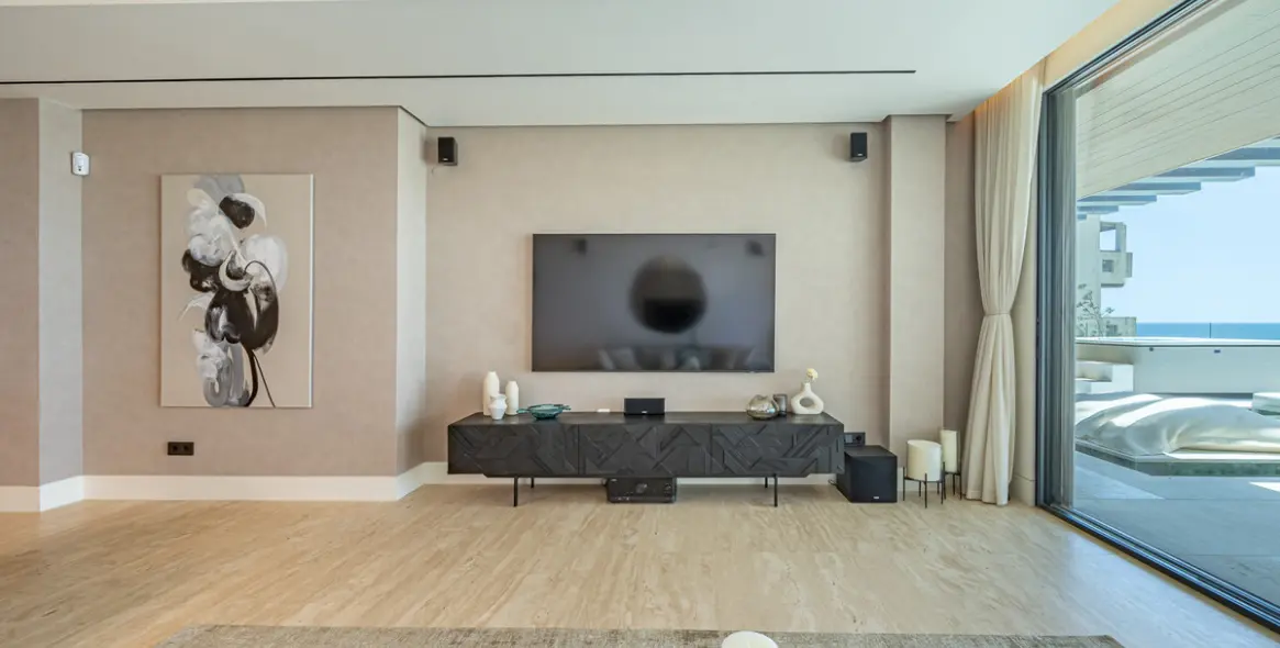 Продажа апартаментов на среднем этаже в Estepona 8