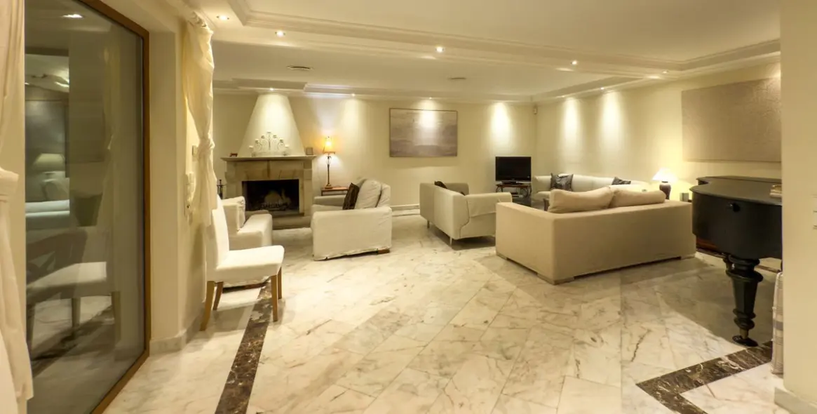 Продажа  отдельно стоящей виллы в El Rosario 3