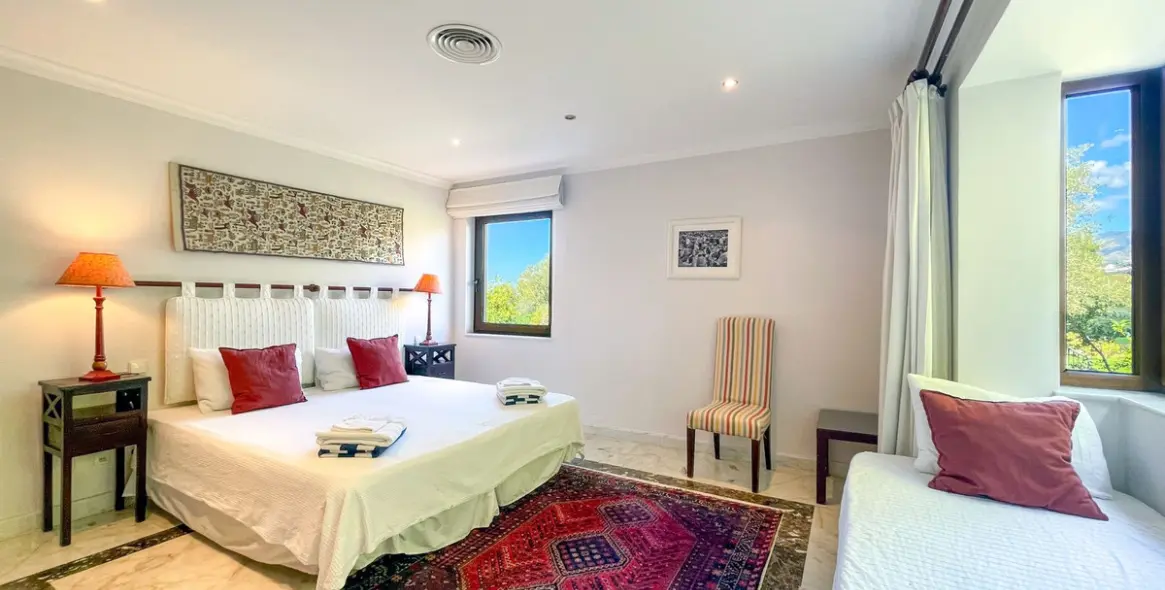 Продажа  отдельно стоящей виллы в El Rosario 17