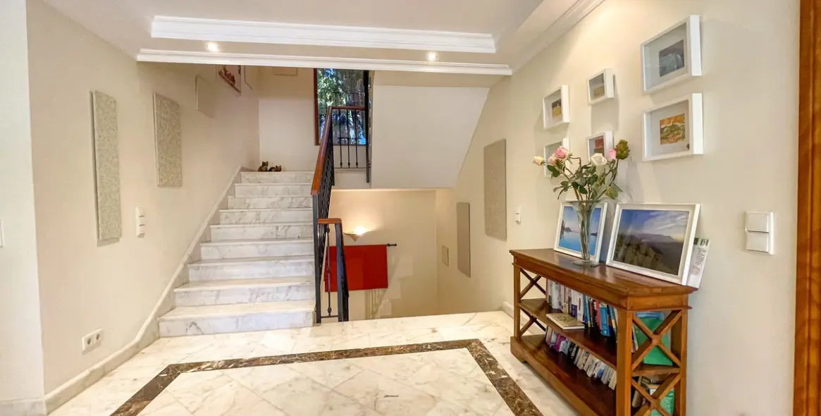 Продажа  отдельно стоящей виллы в El Rosario 68