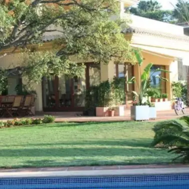 Продажа  отдельно стоящей виллы в San Roque