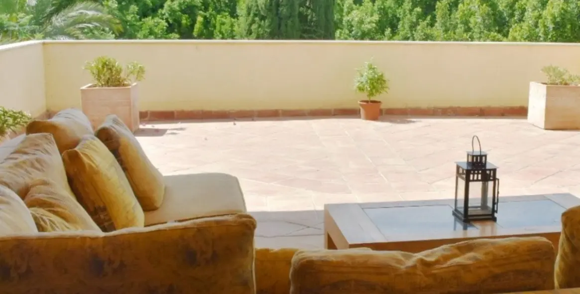 Продажа  отдельно стоящей виллы в San Roque 2