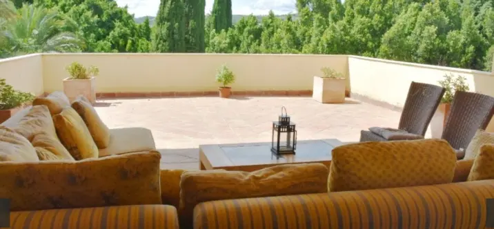 Продажа  отдельно стоящей виллы в San Roque 2