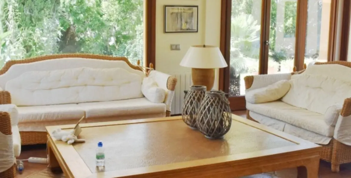 Продажа  отдельно стоящей виллы в San Roque 7